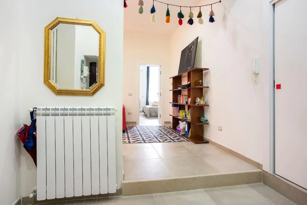 Happy Shared Apartment Naples Guest house