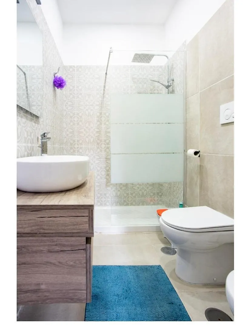 Happy Shared Apartment Naples