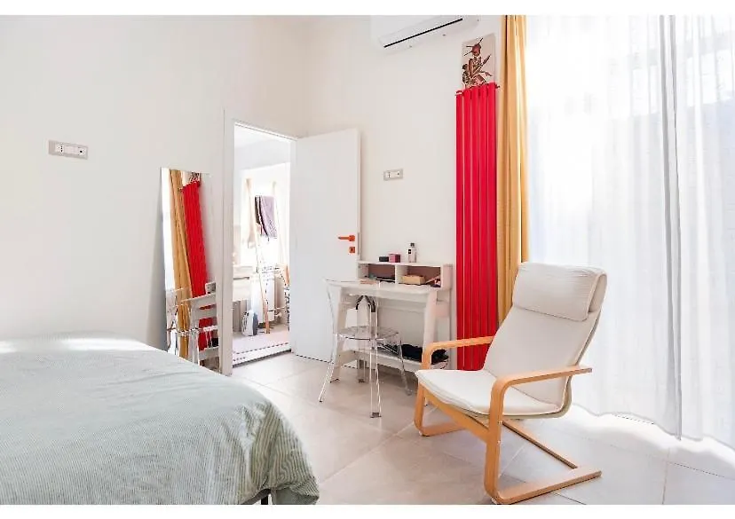 Happy Shared Apartment Naples