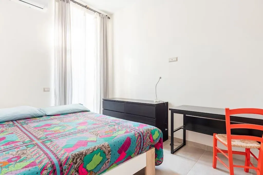 Happy Shared Apartment Naples Italy