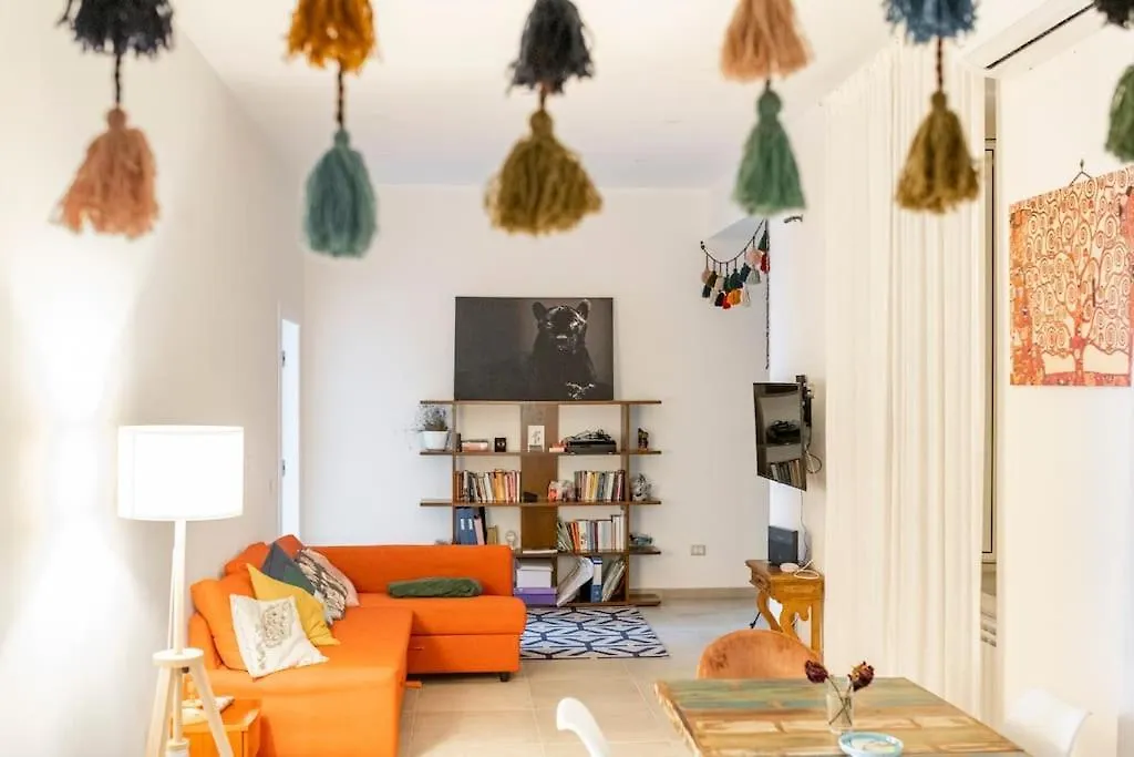 Happy Shared Apartment Naples