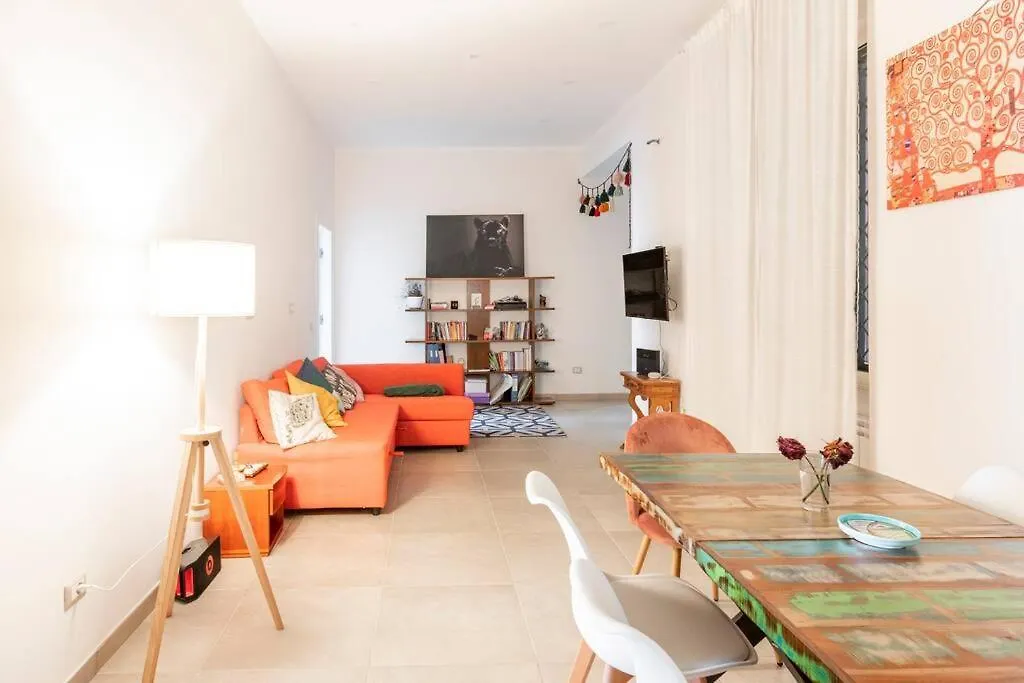 Happy Shared Apartment Naples Guest house