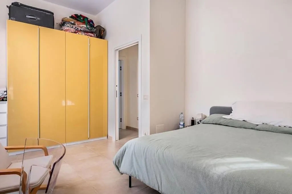 Happy Shared Apartment Naples
