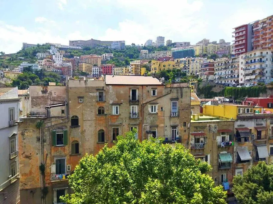 Happy Shared Apartment Naples Guest house