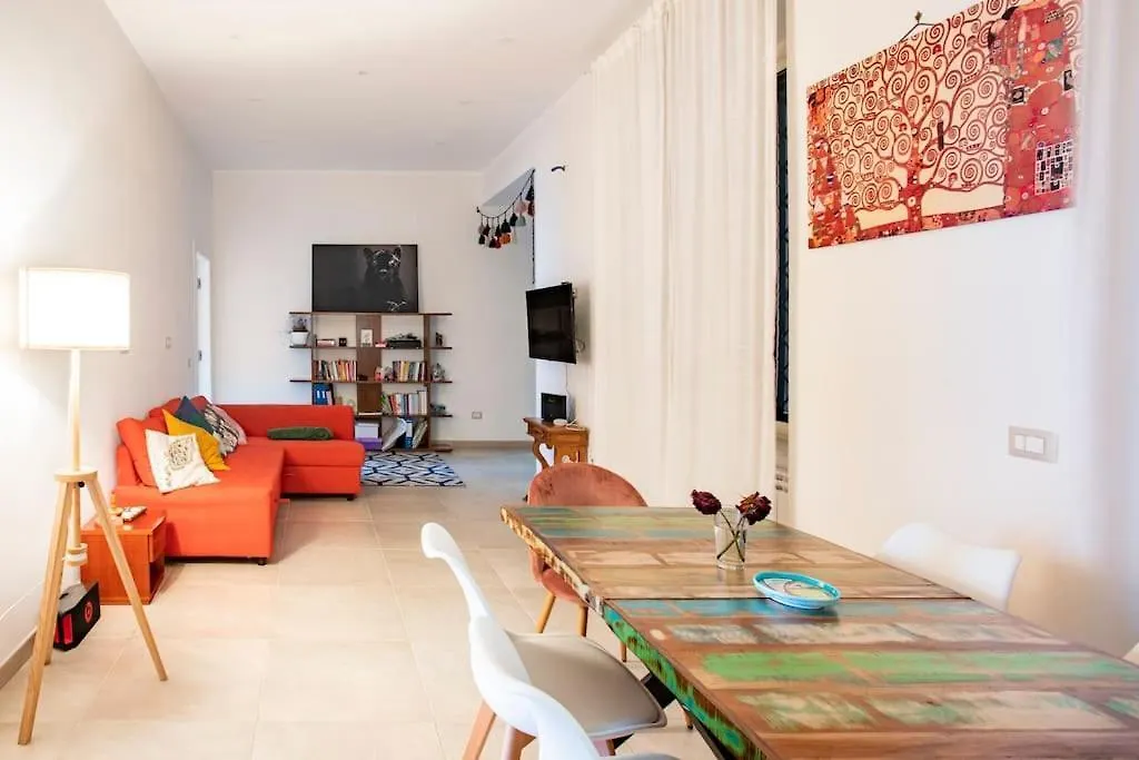 Happy Shared Apartment Naples