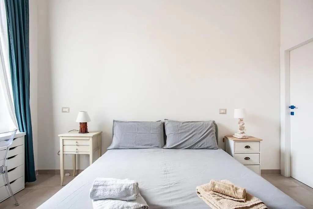 Happy Shared Apartment Naples 0*,  Italy