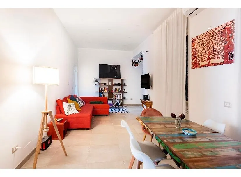 Happy Shared Apartment Naples